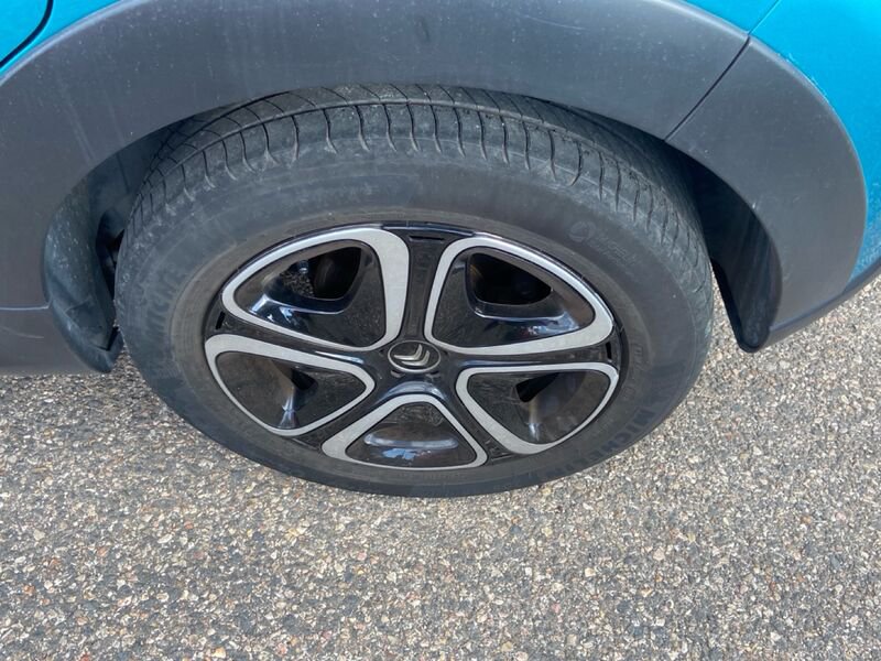 https://cdn-dk.caraffinity.it/dealer/datafiles/vehicle/images/800/967/6JQSay96ujqNNnil.jpg?opacity=0&size=20&position=TOP_RIGHT&border=8&watermark=%2Fdealer%2Fdatafiles%2Fvehicle%2Fimages%2Fwatermark%2F967%2Fc508bea0-816d-49ea-a20c-ad89ecd61836.png