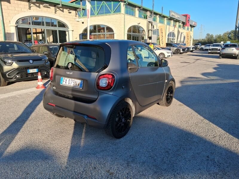 https://cdn-dk.caraffinity.it/dealer/datafiles/vehicle/images/800/967/AUkJZ73mRl9Dw3NI.jpg?opacity=0&size=20&position=TOP_RIGHT&border=8&watermark=%2Fdealer%2Fdatafiles%2Fvehicle%2Fimages%2Fwatermark%2F967%2Fc508bea0-816d-49ea-a20c-ad89ecd61836.png
