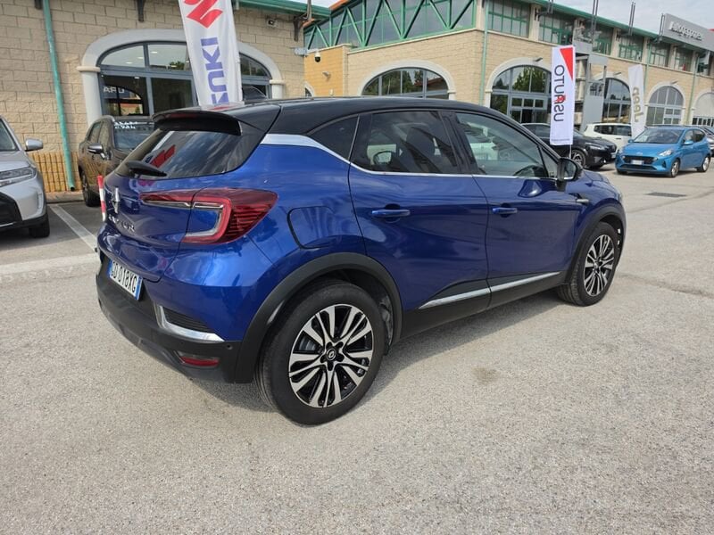 https://cdn-dk.caraffinity.it/dealer/datafiles/vehicle/images/800/967/AWW69KPjzIduADZT.jpg?opacity=0&size=20&position=TOP_RIGHT&border=8&watermark=%2Fdealer%2Fdatafiles%2Fvehicle%2Fimages%2Fwatermark%2F967%2Fc508bea0-816d-49ea-a20c-ad89ecd61836.png