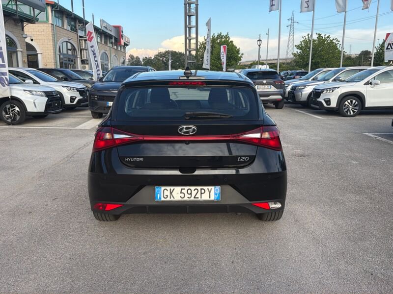 https://cdn-dk.caraffinity.it/dealer/datafiles/vehicle/images/800/967/AWxCPAwjgnjdUy0J.jpg?opacity=0&size=20&position=TOP_RIGHT&border=8&watermark=%2Fdealer%2Fdatafiles%2Fvehicle%2Fimages%2Fwatermark%2F967%2Fc508bea0-816d-49ea-a20c-ad89ecd61836.png