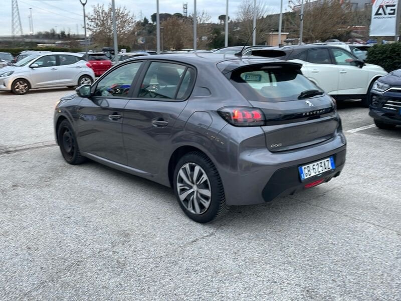 https://cdn-dk.caraffinity.it/dealer/datafiles/vehicle/images/800/967/CV1ClEOtKyyg1nAp.jpg?opacity=100&size=16&position=CENTER_RIGHT&border=8&watermark=%2Fdealer%2Fdatafiles%2Fvehicle%2Fimages%2Fwatermark%2F967%2Fc508bea0-816d-49ea-a20c-ad89ecd61836.png