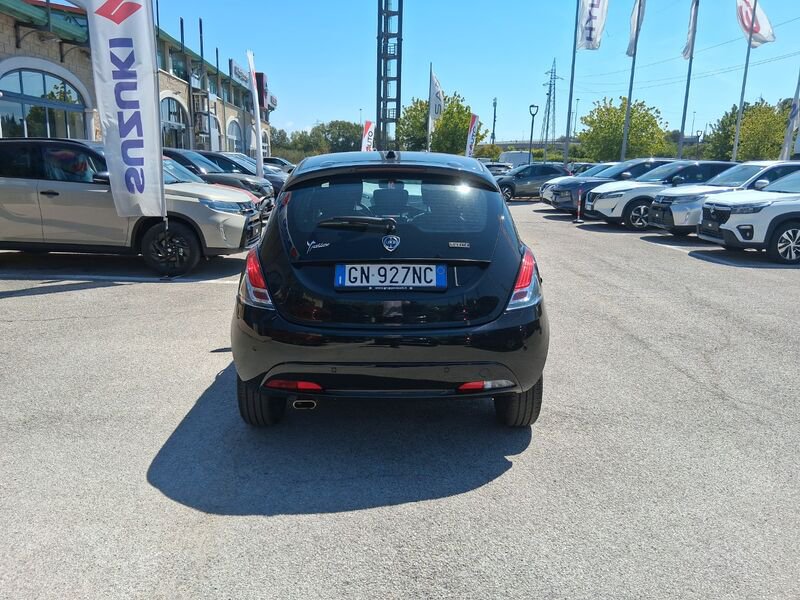 https://cdn-dk.caraffinity.it/dealer/datafiles/vehicle/images/800/967/H27VQxkcXI4uLK7t.jpg?opacity=0&size=20&position=TOP_RIGHT&border=8&watermark=%2Fdealer%2Fdatafiles%2Fvehicle%2Fimages%2Fwatermark%2F967%2Fc508bea0-816d-49ea-a20c-ad89ecd61836.png