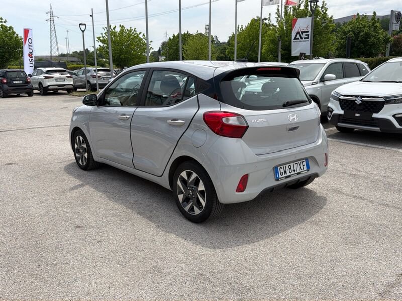 https://cdn-dk.caraffinity.it/dealer/datafiles/vehicle/images/800/967/JkQQRZWtdXV92FI0.jpg?opacity=0&size=20&position=TOP_RIGHT&border=8&watermark=%2Fdealer%2Fdatafiles%2Fvehicle%2Fimages%2Fwatermark%2F967%2Fc508bea0-816d-49ea-a20c-ad89ecd61836.png