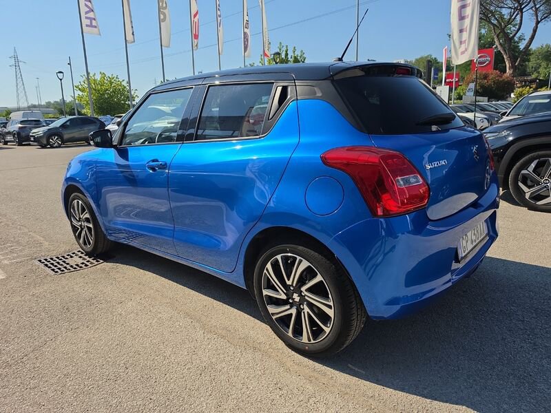 https://cdn-dk.caraffinity.it/dealer/datafiles/vehicle/images/800/967/LL6DUd3z5ZcDUwRY.jpg?opacity=0&size=20&position=TOP_RIGHT&border=8&watermark=%2Fdealer%2Fdatafiles%2Fvehicle%2Fimages%2Fwatermark%2F967%2Fc508bea0-816d-49ea-a20c-ad89ecd61836.png