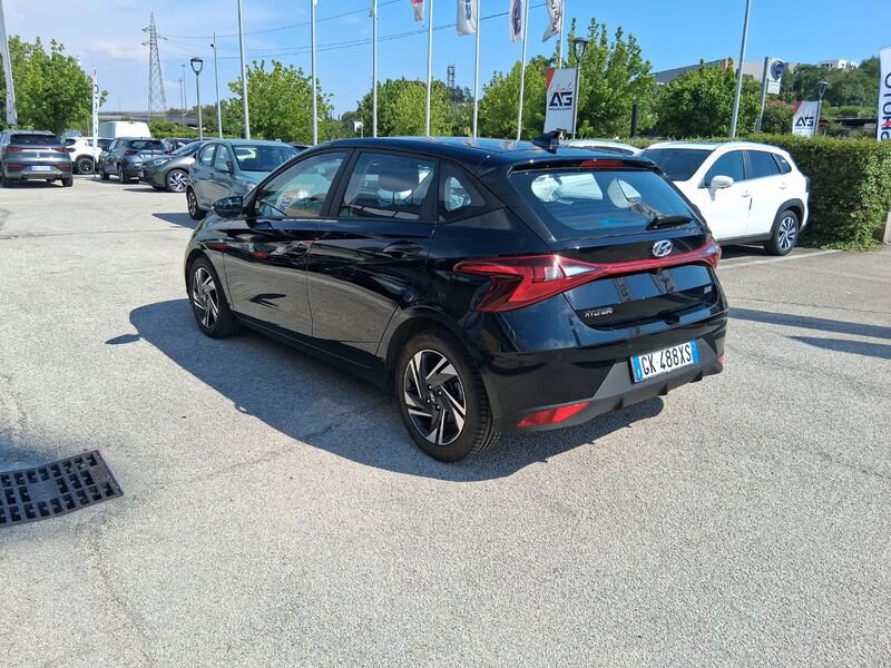 https://cdn-dk.caraffinity.it/dealer/datafiles/vehicle/images/800/967/LyqxrBlyum8MwtVQ.jpg?opacity=0&size=20&position=TOP_RIGHT&border=8&watermark=%2Fdealer%2Fdatafiles%2Fvehicle%2Fimages%2Fwatermark%2F967%2Fc508bea0-816d-49ea-a20c-ad89ecd61836.png