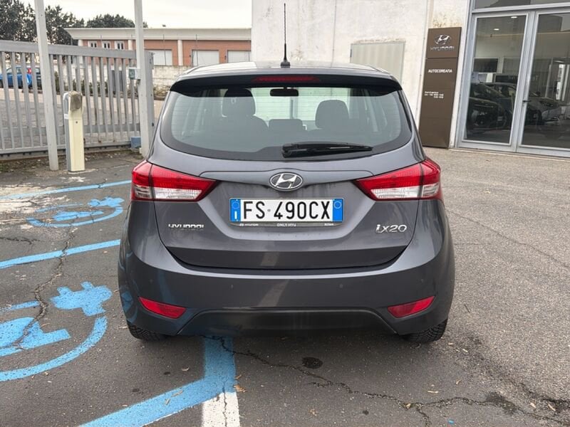 https://cdn-dk.caraffinity.it/dealer/datafiles/vehicle/images/800/967/MU8V9I14SsskaTTv.jpg?opacity=100&size=16&position=CENTER_RIGHT&border=8&watermark=%2Fdealer%2Fdatafiles%2Fvehicle%2Fimages%2Fwatermark%2F967%2Fc508bea0-816d-49ea-a20c-ad89ecd61836.png