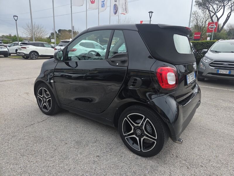 https://cdn-dk.caraffinity.it/dealer/datafiles/vehicle/images/800/967/MtpQam0Op063B9jl.jpg?opacity=0&size=20&position=TOP_RIGHT&border=8&watermark=%2Fdealer%2Fdatafiles%2Fvehicle%2Fimages%2Fwatermark%2F967%2Fc508bea0-816d-49ea-a20c-ad89ecd61836.png