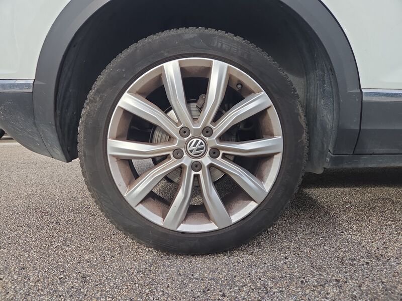 https://cdn-dk.caraffinity.it/dealer/datafiles/vehicle/images/800/967/PGJkQAo4huV6hn46.jpg?opacity=100&size=16&position=CENTER_RIGHT&border=8&watermark=%2Fdealer%2Fdatafiles%2Fvehicle%2Fimages%2Fwatermark%2F967%2Fc508bea0-816d-49ea-a20c-ad89ecd61836.png