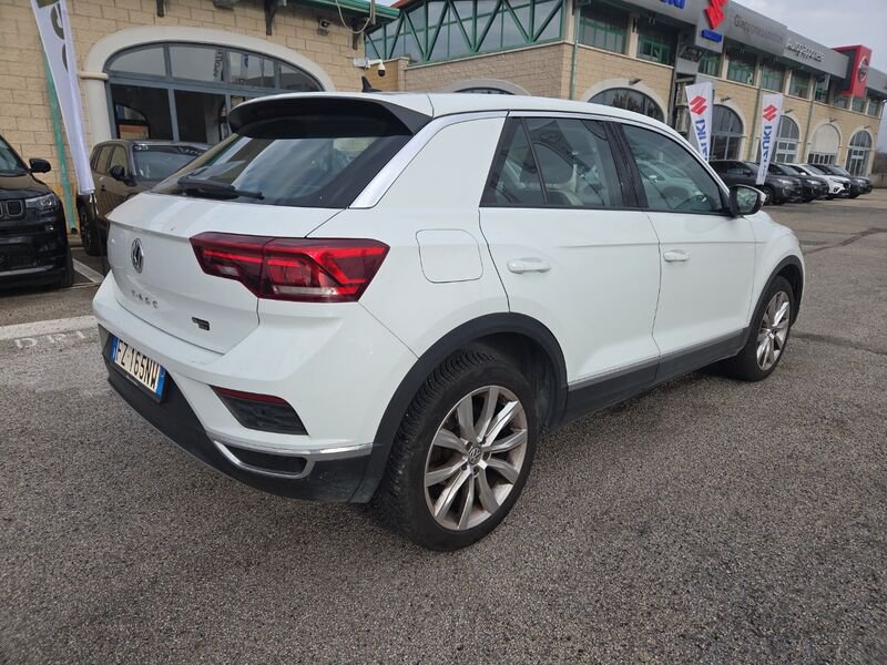https://cdn-dk.caraffinity.it/dealer/datafiles/vehicle/images/800/967/QxCWHyctnBrTJJb0.jpg?opacity=100&size=16&position=CENTER_RIGHT&border=8&watermark=%2Fdealer%2Fdatafiles%2Fvehicle%2Fimages%2Fwatermark%2F967%2Fc508bea0-816d-49ea-a20c-ad89ecd61836.png