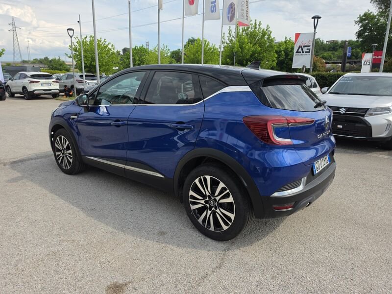 https://cdn-dk.caraffinity.it/dealer/datafiles/vehicle/images/800/967/RXUNkhOVUuBM137Z.jpg?opacity=0&size=20&position=TOP_RIGHT&border=8&watermark=%2Fdealer%2Fdatafiles%2Fvehicle%2Fimages%2Fwatermark%2F967%2Fc508bea0-816d-49ea-a20c-ad89ecd61836.png