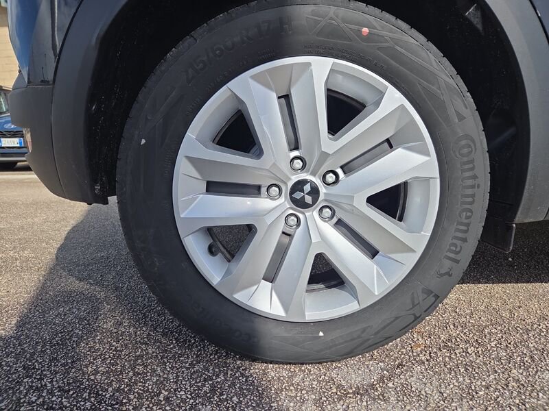 https://cdn-dk.caraffinity.it/dealer/datafiles/vehicle/images/800/967/U9XRurMNyNT2Zs7s.jpg?opacity=100&size=16&position=CENTER_RIGHT&border=8&watermark=%2Fdealer%2Fdatafiles%2Fvehicle%2Fimages%2Fwatermark%2F967%2Fc508bea0-816d-49ea-a20c-ad89ecd61836.png