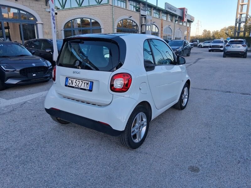 https://cdn-dk.caraffinity.it/dealer/datafiles/vehicle/images/800/967/WNFaeINohcB0T2JG.jpg?opacity=0&size=20&position=TOP_RIGHT&border=8&watermark=%2Fdealer%2Fdatafiles%2Fvehicle%2Fimages%2Fwatermark%2F967%2Fc508bea0-816d-49ea-a20c-ad89ecd61836.png