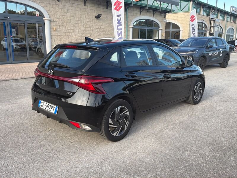 https://cdn-dk.caraffinity.it/dealer/datafiles/vehicle/images/800/967/WkLR0nBceStDK8Gv.jpg?opacity=0&size=20&position=TOP_RIGHT&border=8&watermark=%2Fdealer%2Fdatafiles%2Fvehicle%2Fimages%2Fwatermark%2F967%2Fc508bea0-816d-49ea-a20c-ad89ecd61836.png