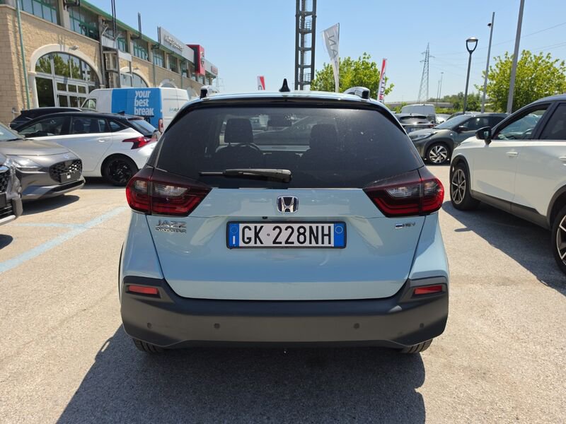 https://cdn-dk.caraffinity.it/dealer/datafiles/vehicle/images/800/967/XcATkfSg3QTC8TIQ.jpg?opacity=0&size=20&position=TOP_RIGHT&border=8&watermark=%2Fdealer%2Fdatafiles%2Fvehicle%2Fimages%2Fwatermark%2F967%2Fc508bea0-816d-49ea-a20c-ad89ecd61836.png