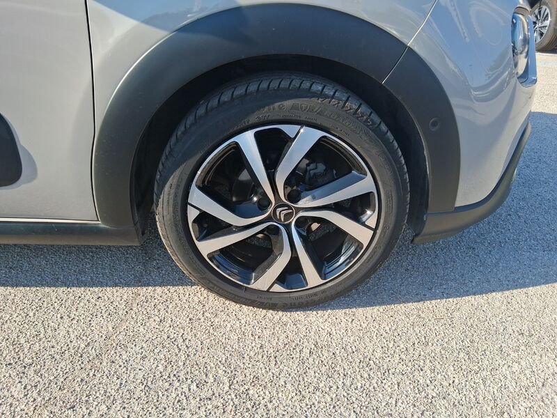 https://cdn-dk.caraffinity.it/dealer/datafiles/vehicle/images/800/967/YNtALohfE7ozSBPf.jpg?opacity=0&size=20&position=TOP_RIGHT&border=8&watermark=%2Fdealer%2Fdatafiles%2Fvehicle%2Fimages%2Fwatermark%2F967%2Fc508bea0-816d-49ea-a20c-ad89ecd61836.png