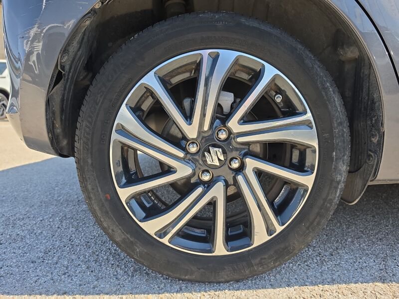 https://cdn-dk.caraffinity.it/dealer/datafiles/vehicle/images/800/967/aTHXAZFllvY56U6U.jpg?opacity=0&size=20&position=TOP_RIGHT&border=8&watermark=%2Fdealer%2Fdatafiles%2Fvehicle%2Fimages%2Fwatermark%2F967%2Fc508bea0-816d-49ea-a20c-ad89ecd61836.png