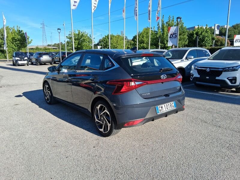 https://cdn-dk.caraffinity.it/dealer/datafiles/vehicle/images/800/967/eGz8kRipv6nlX0B7.jpg?opacity=0&size=20&position=TOP_RIGHT&border=8&watermark=%2Fdealer%2Fdatafiles%2Fvehicle%2Fimages%2Fwatermark%2F967%2Fc508bea0-816d-49ea-a20c-ad89ecd61836.png