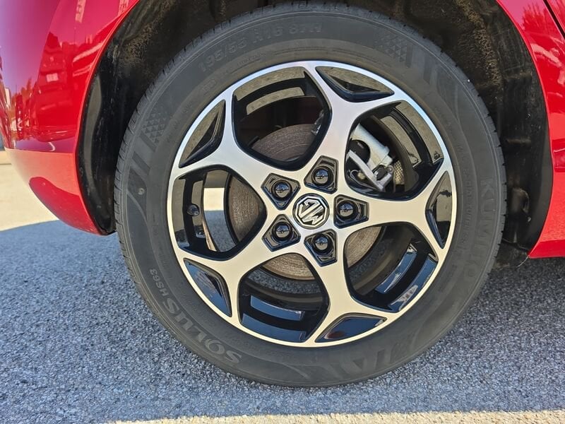 https://cdn-dk.caraffinity.it/dealer/datafiles/vehicle/images/800/967/fi1tLnkAahDr5zS7.jpg?opacity=0&size=20&position=TOP_RIGHT&border=8&watermark=%2Fdealer%2Fdatafiles%2Fvehicle%2Fimages%2Fwatermark%2F967%2Fc508bea0-816d-49ea-a20c-ad89ecd61836.png