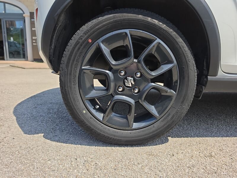 https://cdn-dk.caraffinity.it/dealer/datafiles/vehicle/images/800/967/j3ri1yNHgGjF2Fco.jpg?opacity=0&size=20&position=TOP_RIGHT&border=8&watermark=%2Fdealer%2Fdatafiles%2Fvehicle%2Fimages%2Fwatermark%2F967%2Fc508bea0-816d-49ea-a20c-ad89ecd61836.png
