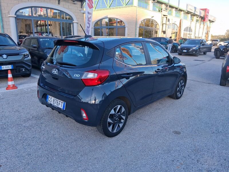 https://cdn-dk.caraffinity.it/dealer/datafiles/vehicle/images/800/967/j3uVwvzKau3UIaC3.jpg?opacity=0&size=20&position=TOP_RIGHT&border=8&watermark=%2Fdealer%2Fdatafiles%2Fvehicle%2Fimages%2Fwatermark%2F967%2Fc508bea0-816d-49ea-a20c-ad89ecd61836.png