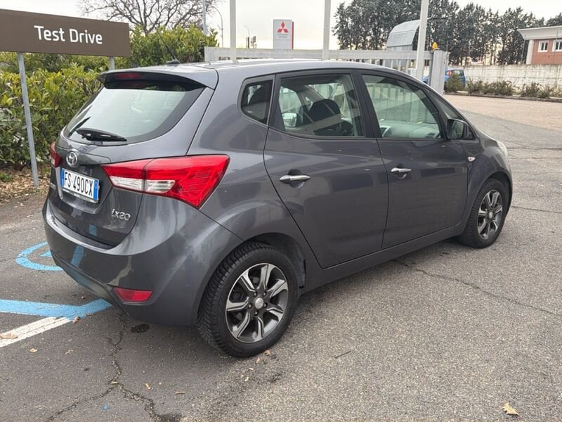 https://cdn-dk.caraffinity.it/dealer/datafiles/vehicle/images/800/967/nklQsJJzJVMBi8Ou.jpg?opacity=100&size=16&position=CENTER_RIGHT&border=8&watermark=%2Fdealer%2Fdatafiles%2Fvehicle%2Fimages%2Fwatermark%2F967%2Fc508bea0-816d-49ea-a20c-ad89ecd61836.png
