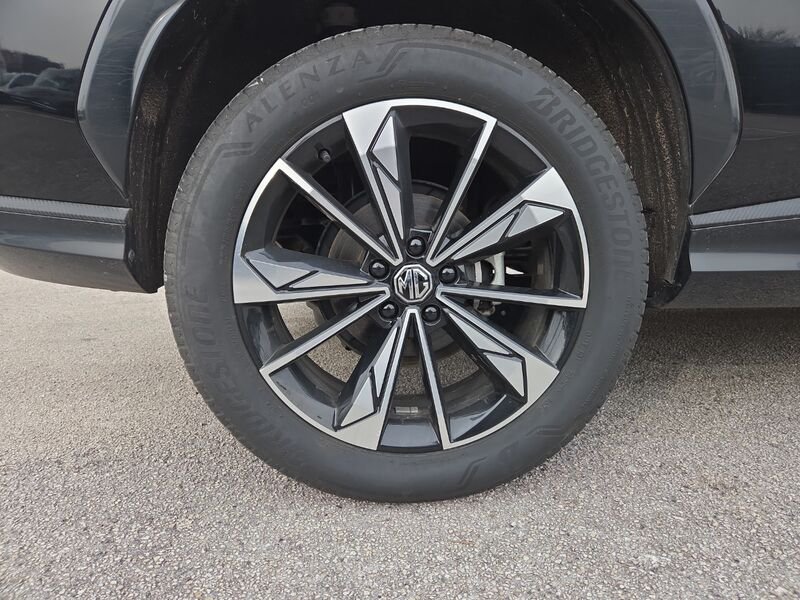 https://cdn-dk.caraffinity.it/dealer/datafiles/vehicle/images/800/967/q60F8pRJKtcnFSPp.jpg?opacity=0&size=20&position=TOP_RIGHT&border=8&watermark=%2Fdealer%2Fdatafiles%2Fvehicle%2Fimages%2Fwatermark%2F967%2Fc508bea0-816d-49ea-a20c-ad89ecd61836.png