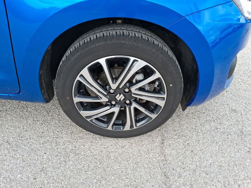 https://cdn-dk.caraffinity.it/dealer/datafiles/vehicle/images/800/967/sSzFraEsKXZjoS6S.jpg?opacity=100&size=16&position=CENTER_RIGHT&border=8&watermark=%2Fdealer%2Fdatafiles%2Fvehicle%2Fimages%2Fwatermark%2F967%2Fc508bea0-816d-49ea-a20c-ad89ecd61836.png