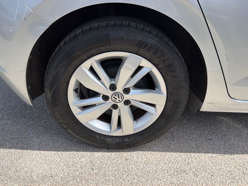 https://cdn-dk.caraffinity.it/dealer/datafiles/vehicle/images/800/967/xE7zcEOZVXTGhXXs.jpg?opacity=0&size=20&position=TOP_RIGHT&border=8&watermark=%2Fdealer%2Fdatafiles%2Fvehicle%2Fimages%2Fwatermark%2F967%2Fc508bea0-816d-49ea-a20c-ad89ecd61836.png