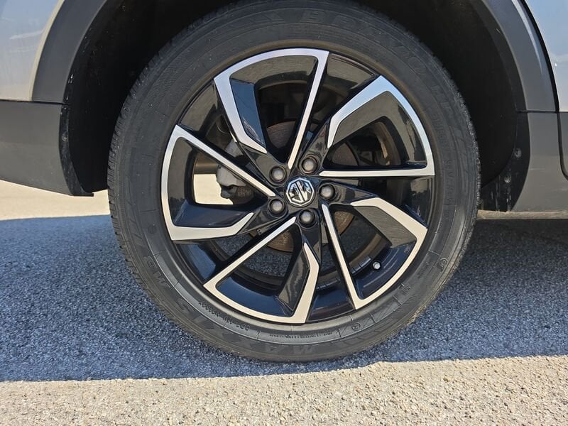 https://cdn-dk.caraffinity.it/dealer/datafiles/vehicle/images/800/967/zTqZgVeLM1foLguD.jpg?opacity=0&size=20&position=TOP_RIGHT&border=8&watermark=%2Fdealer%2Fdatafiles%2Fvehicle%2Fimages%2Fwatermark%2F967%2Fc508bea0-816d-49ea-a20c-ad89ecd61836.png